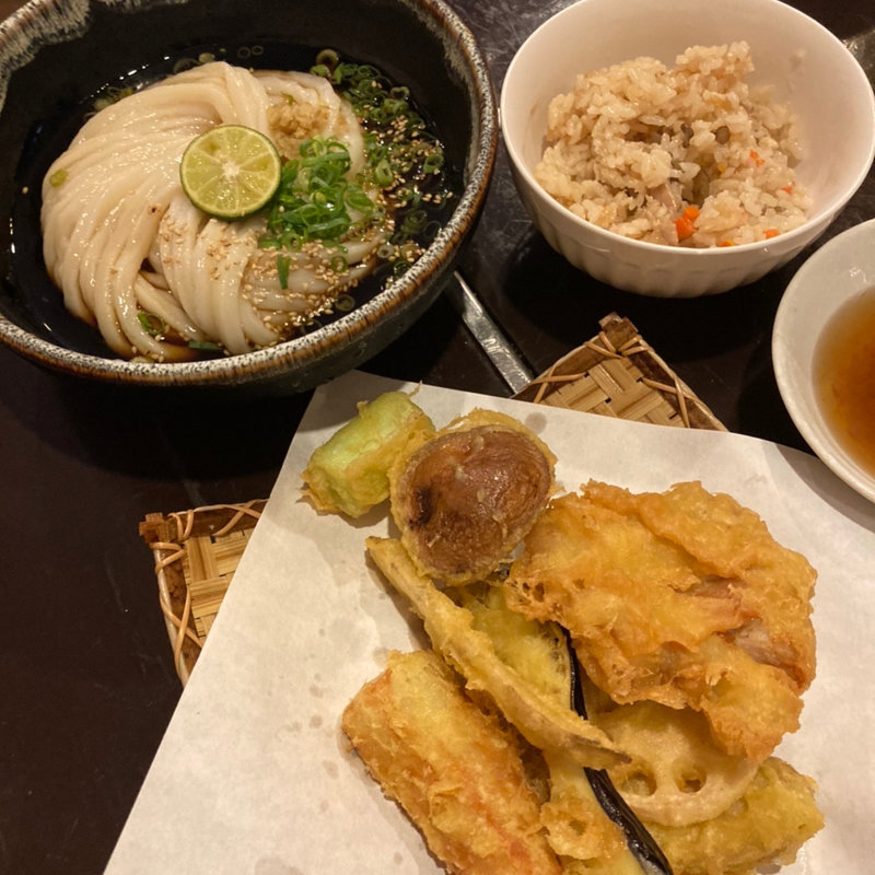 つるつる定食(かやくごはん)(めん処 つるつる亭 )