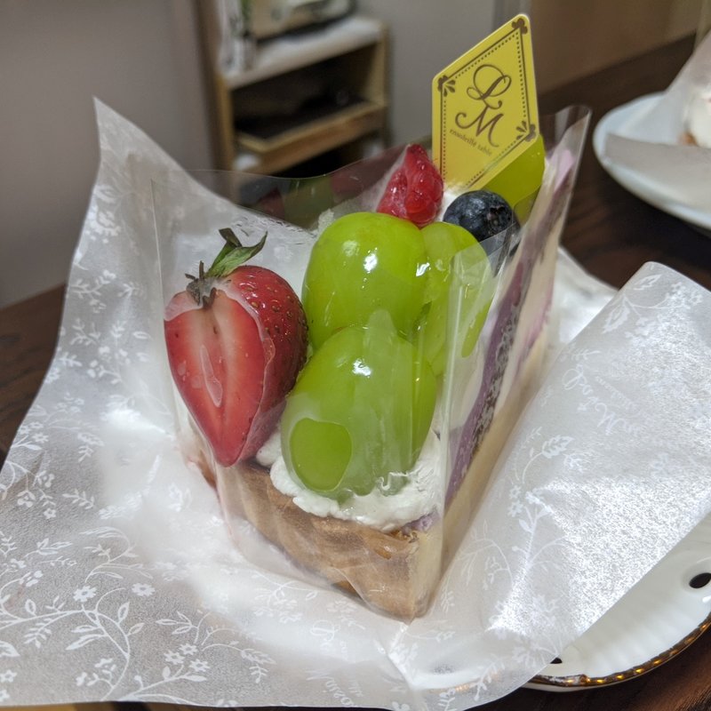 社員マスカットといちごのショートケーキタルト(ラ・メゾン アンソレイユターブル ランドマークプラザ店 )