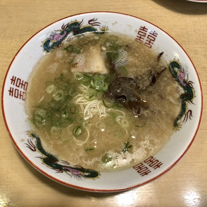 とんこつラーメン(博多屋台 福芳亭 本店)