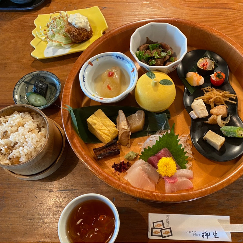 桶盛りわっぱ膳(とれたてダイニング 柳生 （とれたてだいにんぐ やぎゅう）)