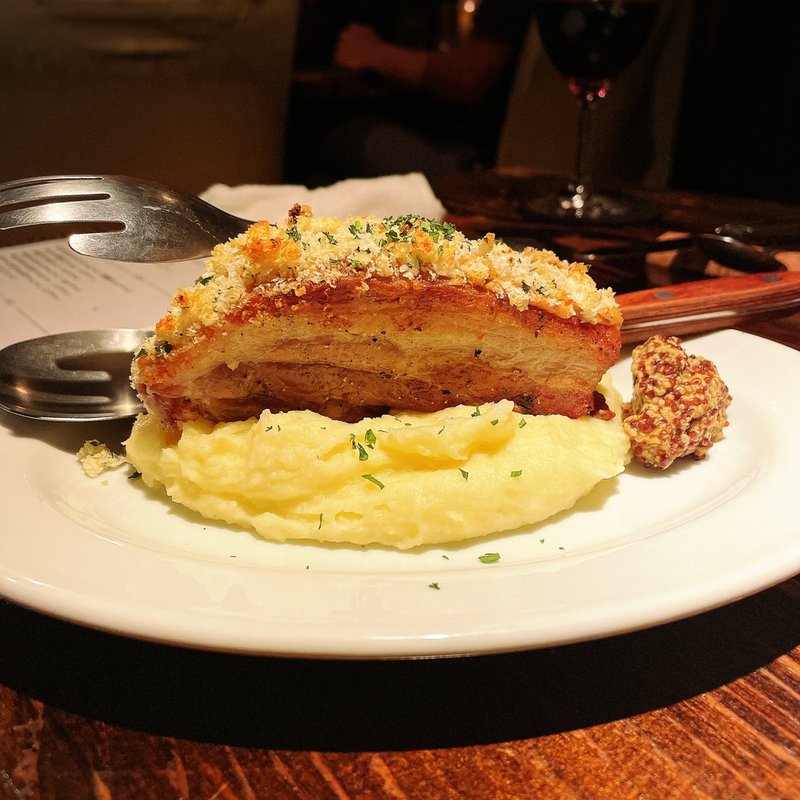 豚肉のガーリックパン粉焼き(デル・チャルロ （Del Chalro）)