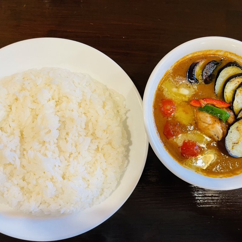 なすトマトチキンカレー(curry草枕)
