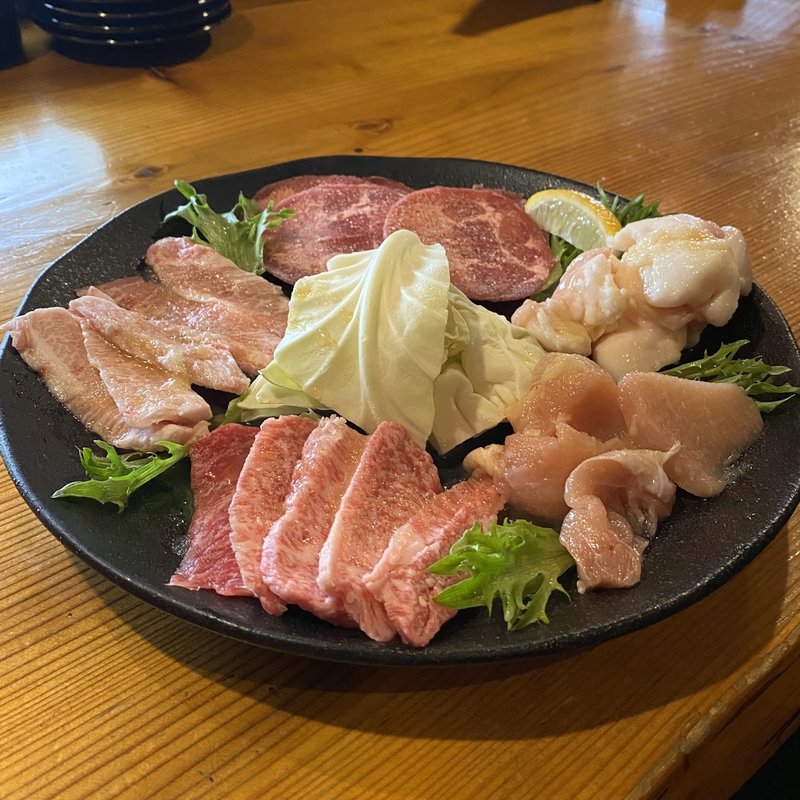 てんセット(黒毛和牛カルビ、黒毛和牛ホルモン、三重県産トントロ、国内産若鶏炙り焼き、塩タン)(てん )