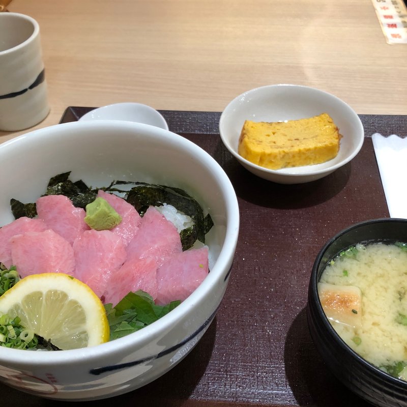 大トロ丼(海鮮丼 日の出)