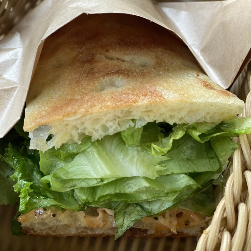 ピッツァ ビアンカ バニーノ スパイシーチキン(NICOLAO Coffee And Sandwich Works)