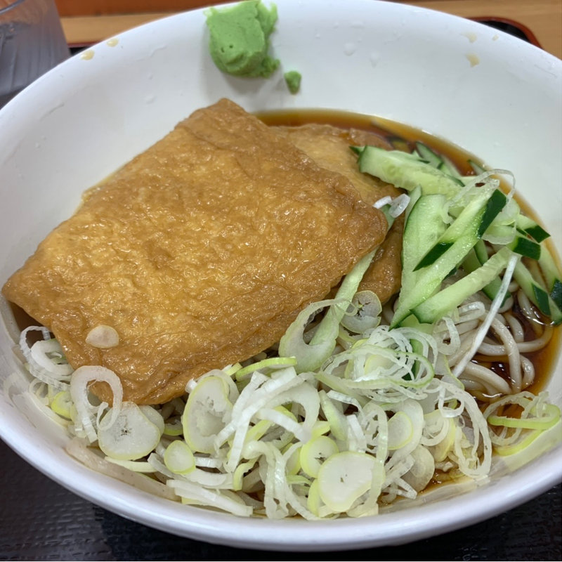 冷やしきつねそば(梅もと 新宿小田急エース南館店)