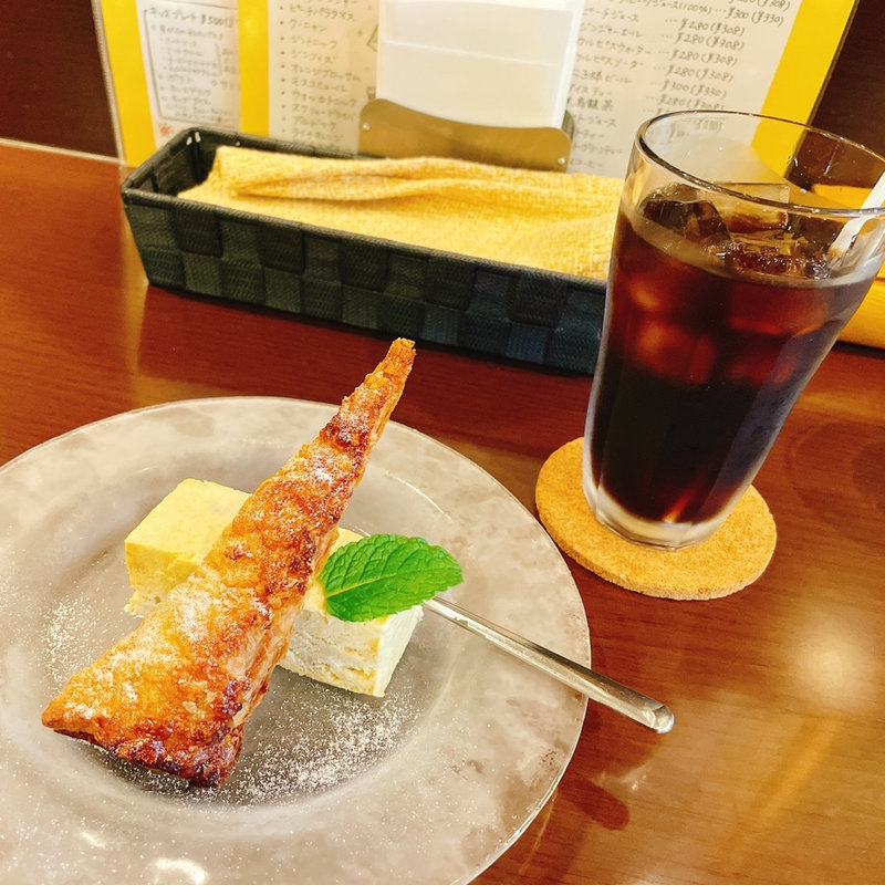 焼きりんごのセミフレット(円山カルネ)