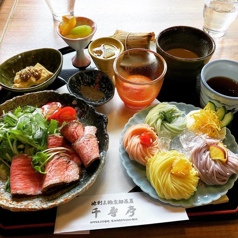 牛のタタキと彩り御膳(三輪そうめん池利)