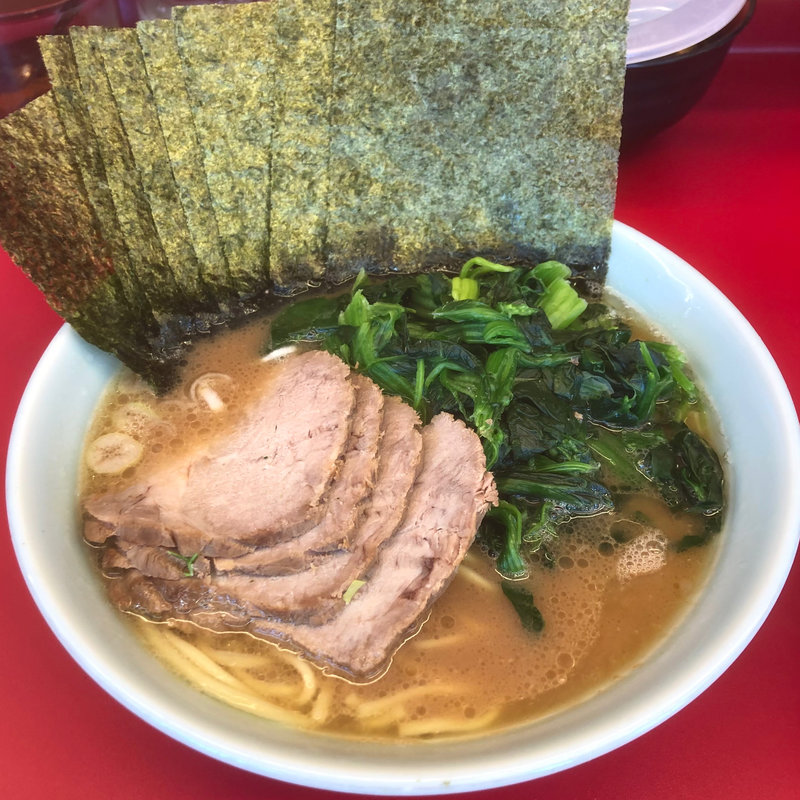 のり増しほうれん草チャーシューラーメン並(横浜らーめん 武蔵家 東名川崎店)