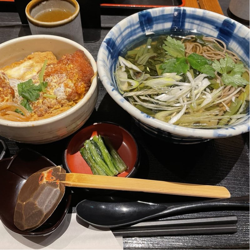 かつ丼セット葉わさびそば(信州そば処 そじ坊 ダイバーシティ東京プラザ店)