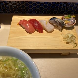 ハーフラーメンセット(鮨らぁー麺　釣りきん　本店)