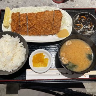 まぐろのカツ定食(デリシャス食堂)