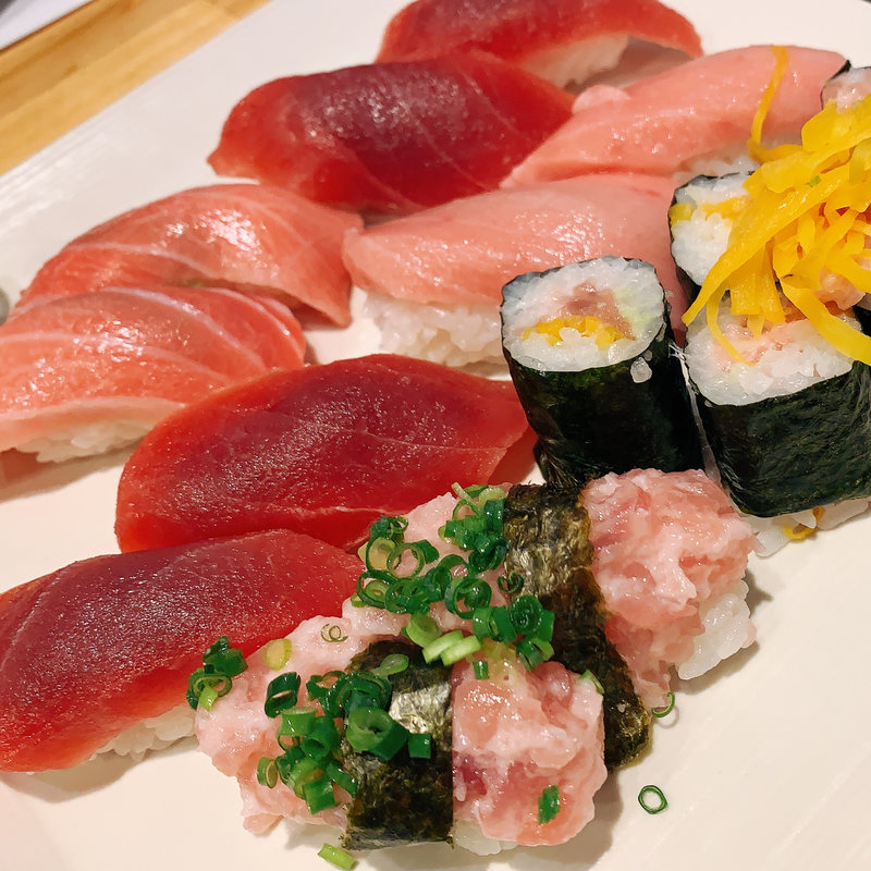 極まぐろ握り寿司(ハレの日食堂 )