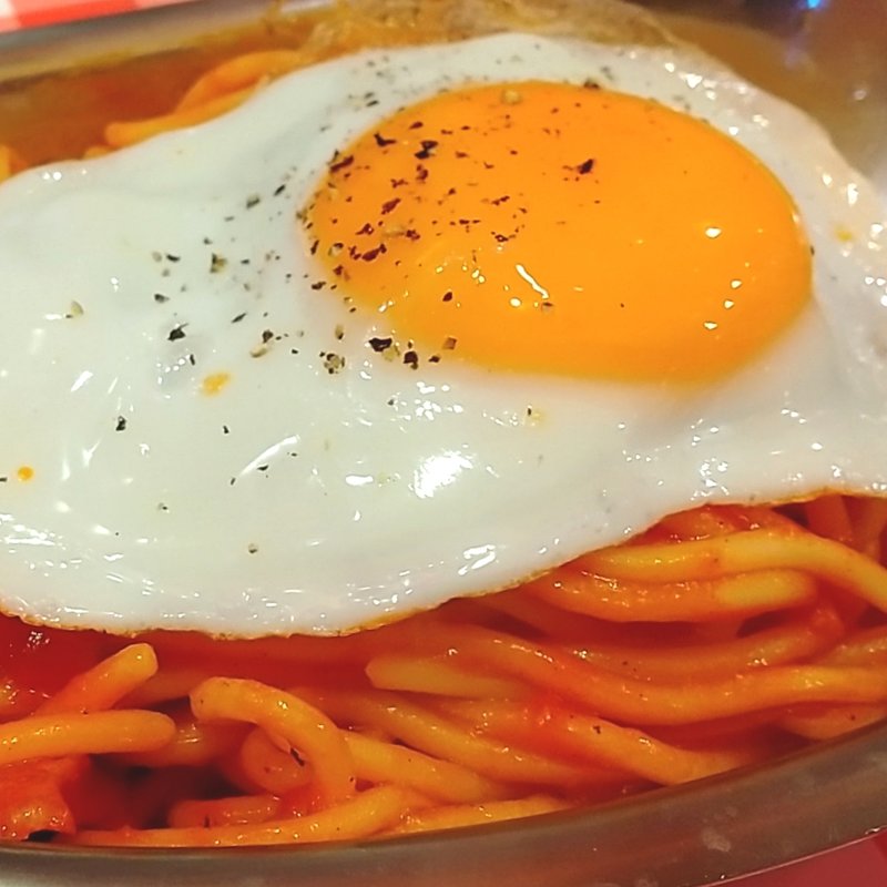 ナポリタン 目玉焼き(スパゲッティのパンチョ 亀有)