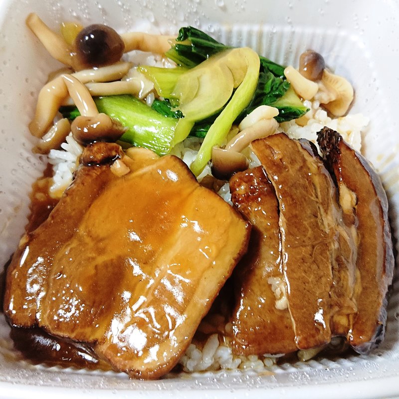 豚角煮かけご飯(角鹿)