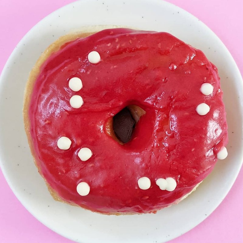 グッドタウンドーナツ　ラズベリーホワイトチョコレート(DEAN & DELUCA新宿)