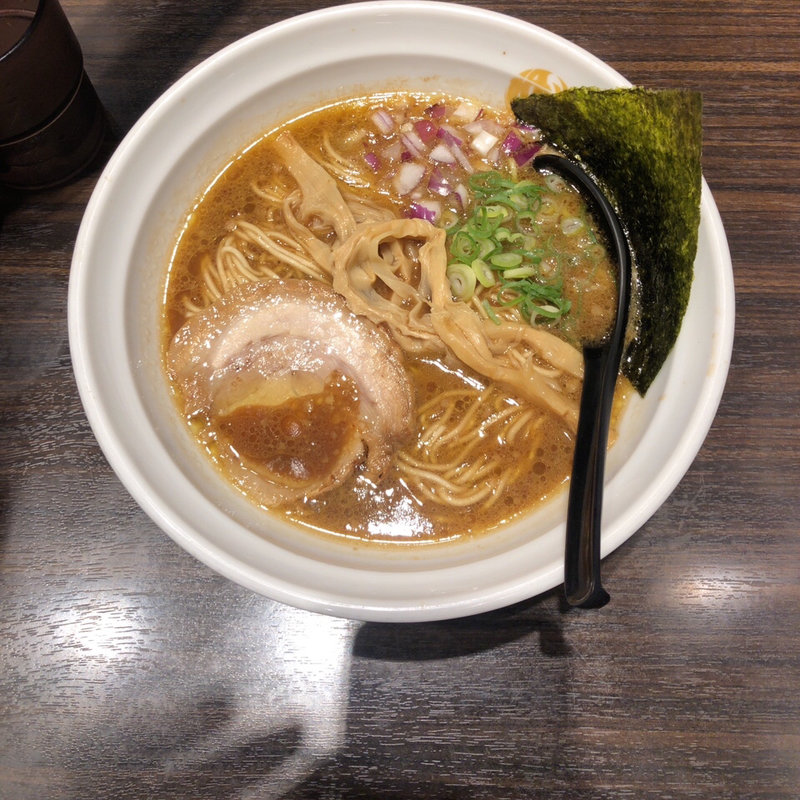 黒醤油ラーメン(小杉らぁめん 夢番地)