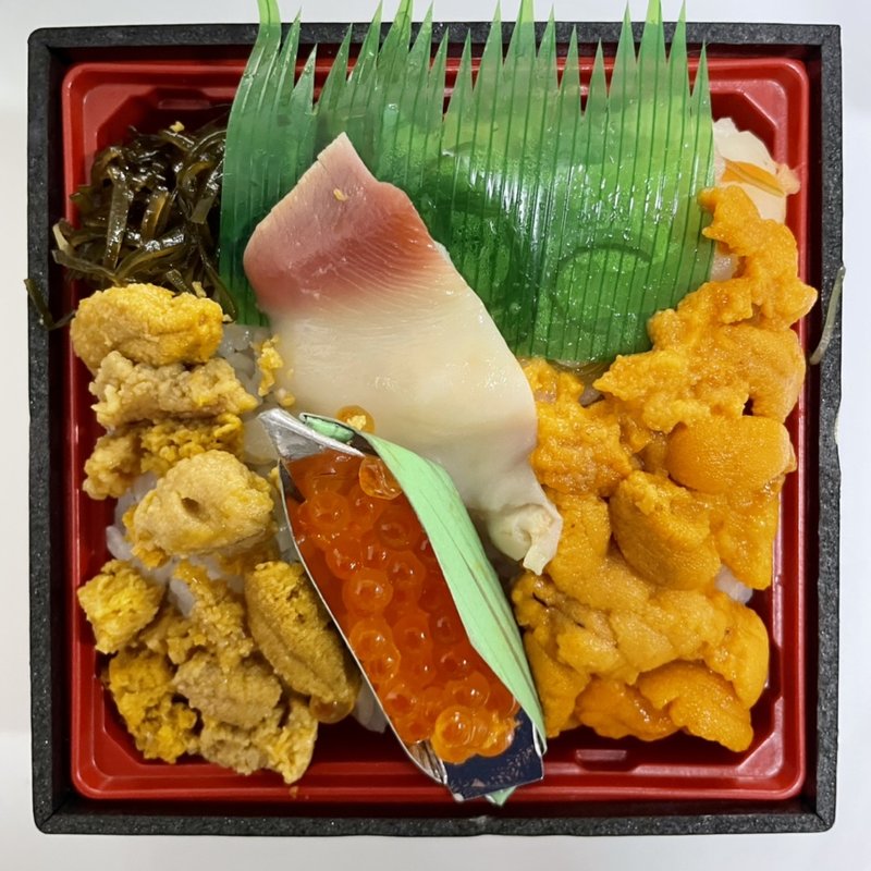 うに2種食べ比べ弁当(浜中海鮮亭)