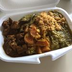 チキン、ベジカレー(いい旅キッチン)