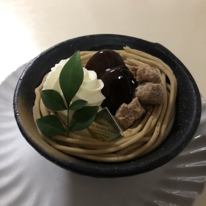 白ゴマと栗のブランマンジュ(パティスリー レザネフォール 恵比寿)