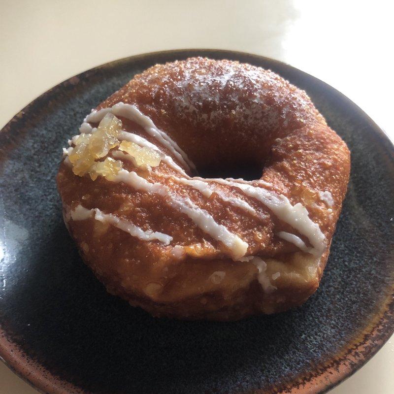 チーズケーキドーナツ(ブーランジェリー　ラ・テール （ＢＯＵＬＡＮＧＥＲＩＥ　LA TERRE）)