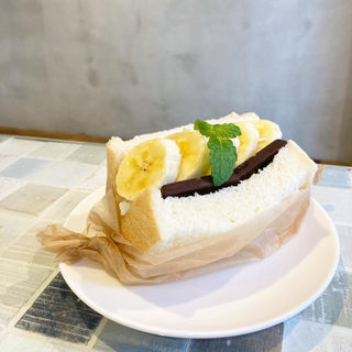 バナナ板チョコサンド(フェブラリーカフェ （FEBRUARY CAFE）)