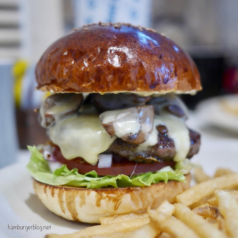 安芸高田鹿マッシュルームモッツァレラバーガー(ザ グレートバーガー （THE GREAT BURGER）)