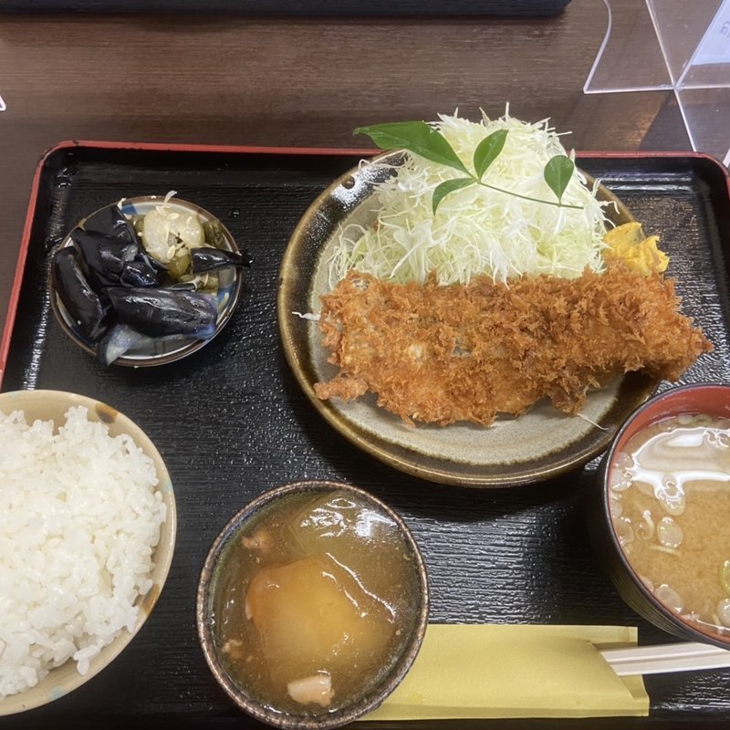 生鮭フライ定食(丸福)