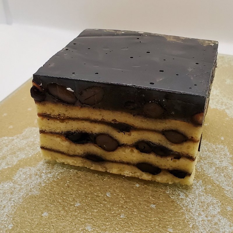 究極の黒豆バウムリンデ

(ユーハイム 本店 )