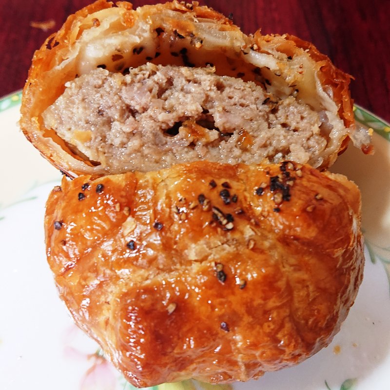 ぎっしりパイバーグ（粗挽き胡椒）(出会っちゃったよ、肉おじさん！)