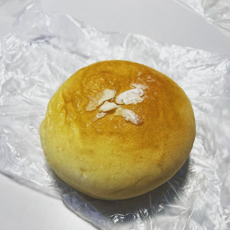 スワンのクリームパン(スワンベーカリー 湘南店)