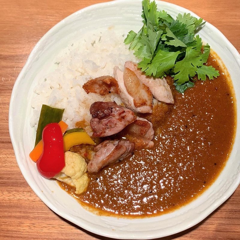 期間限定 スパイスカレー 土佐ジローの炭火焼きのせ(焼鳥山香)
