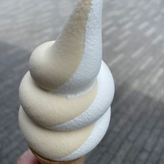 白桃ミルクミックスソフトクリーム(Shiraito General Store)