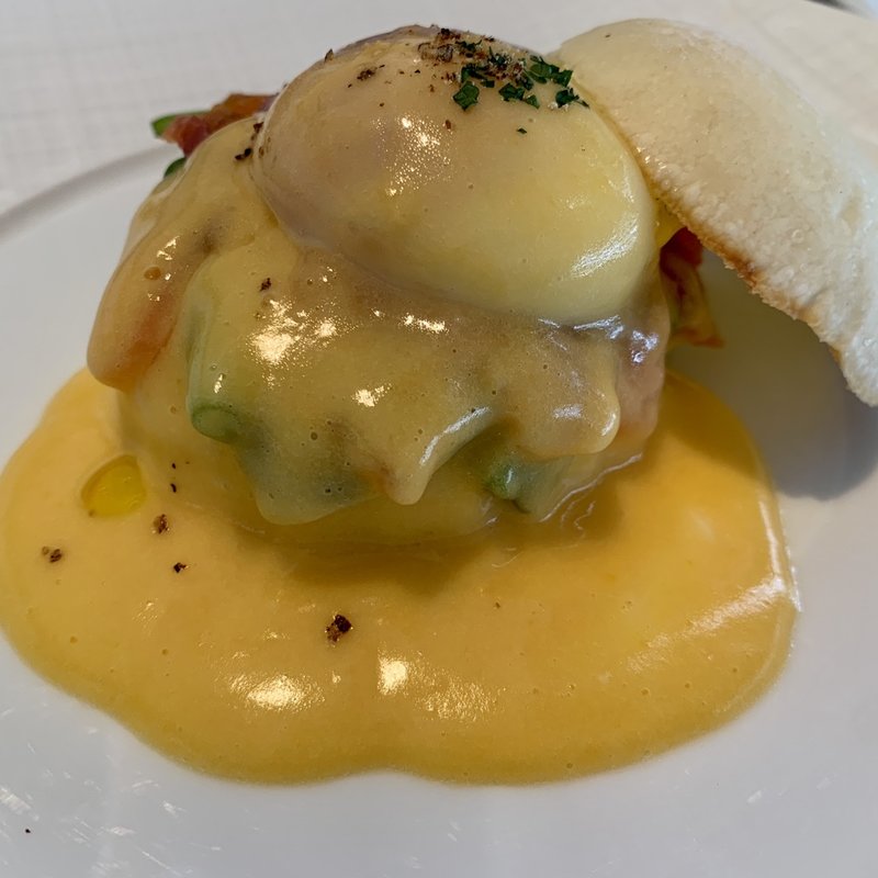 サーモンエッグベネディクト(ayana アヤナ)