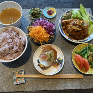 vege PLATE(豪州黒牛x薩摩黒豚ハンバーグ)(食堂カフェpotto×タニタカフェ 交野店)