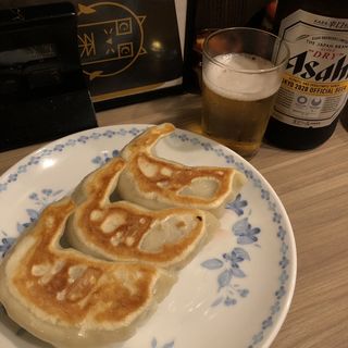 ジャンボギョーザと瓶ビール(開楽 本店 )