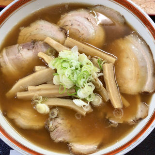 寿（チャーシュー・メンマ多しラーメン）(らあめん専門店 陣屋)