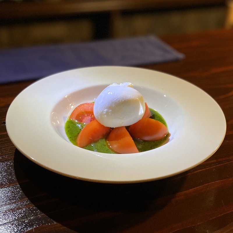 とろとろモッツアレラのカプレーゼ(THE BAR YANAGI)