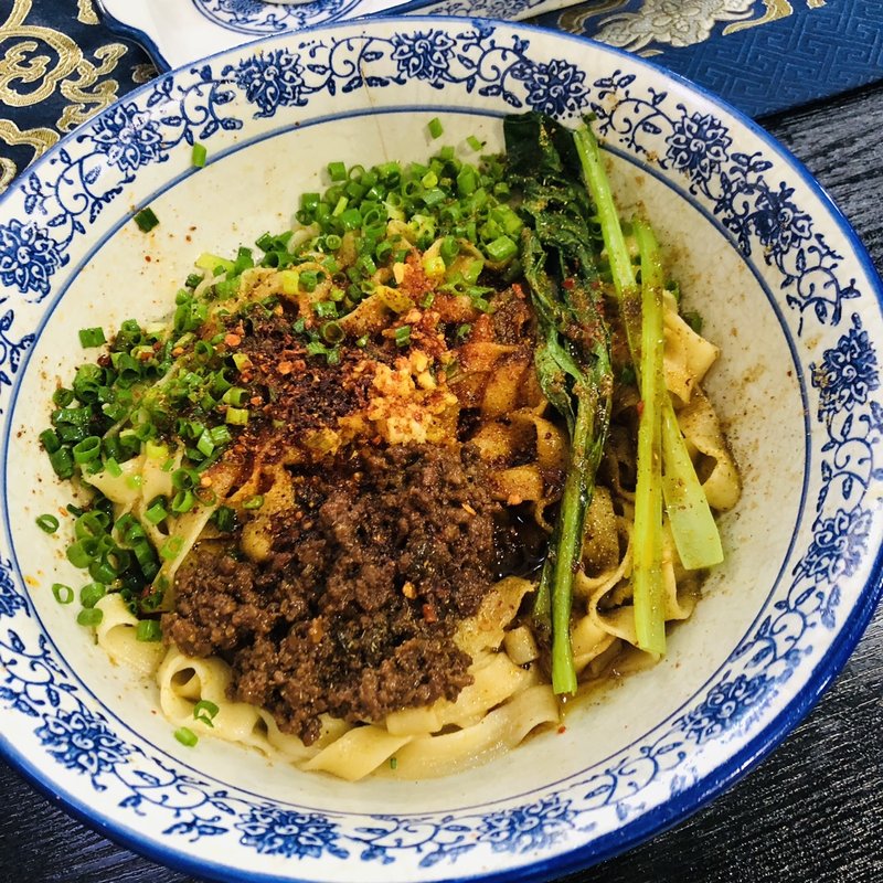 手延べ油そば　ヨーポー麺（平打ち麺）(蘭州牛肉麺 功夫)