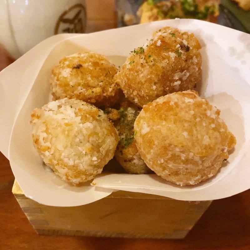 小芋のから揚げ(梅田日本酒バルEVISU （エビス）)