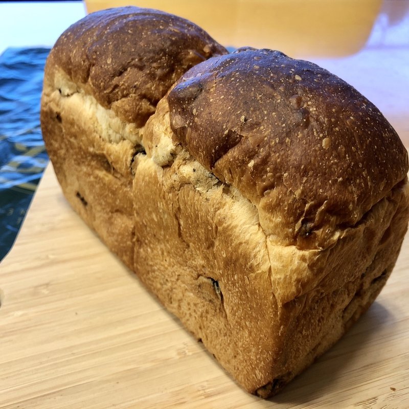 レーズン食パンS(バックシュトゥーベ ツオップ （Backstube Zopf）)