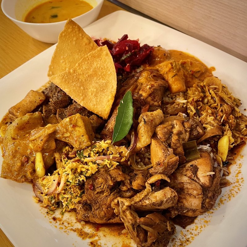 スリランカカレープレートスペシャル(KING LION スリランカレストラン＆バー)