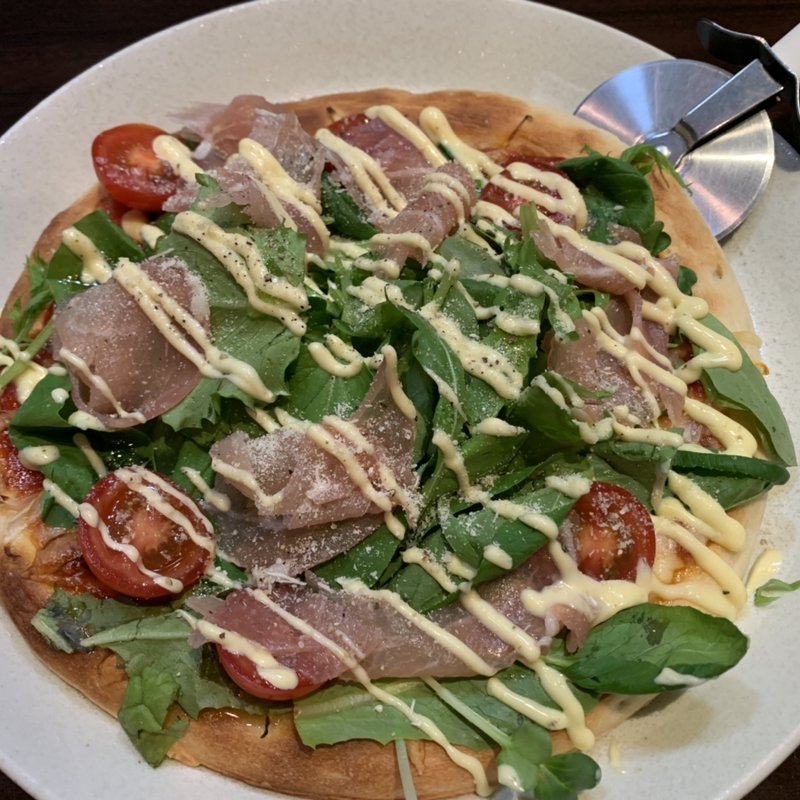 生ハムピザ(飯屋 だゑん 〜拿縁〜)