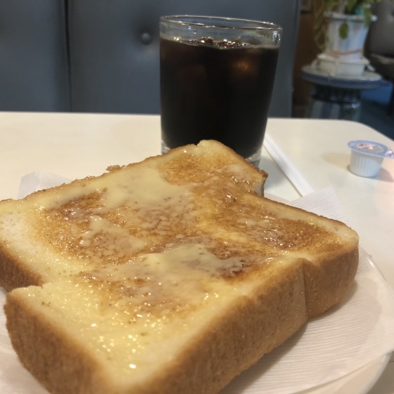 トースト　アイスコーヒー(光線)