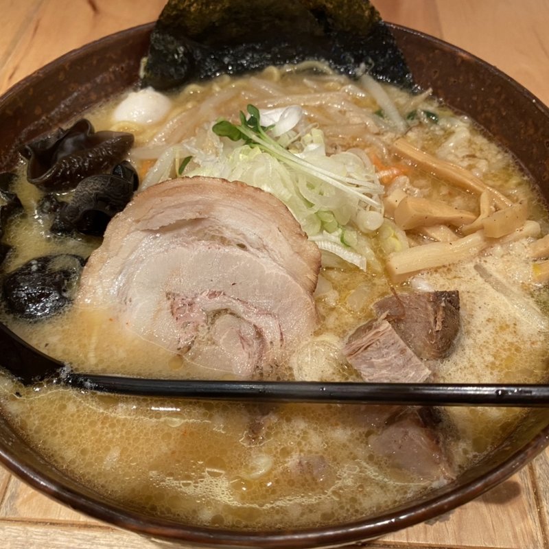 味噌ラーメン(麺処 白樺山荘 新千歳空港店)