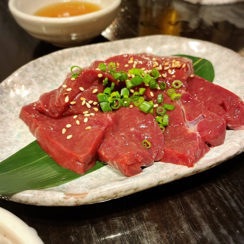 手前焼き牛レバー(鍋焼ぼうず)