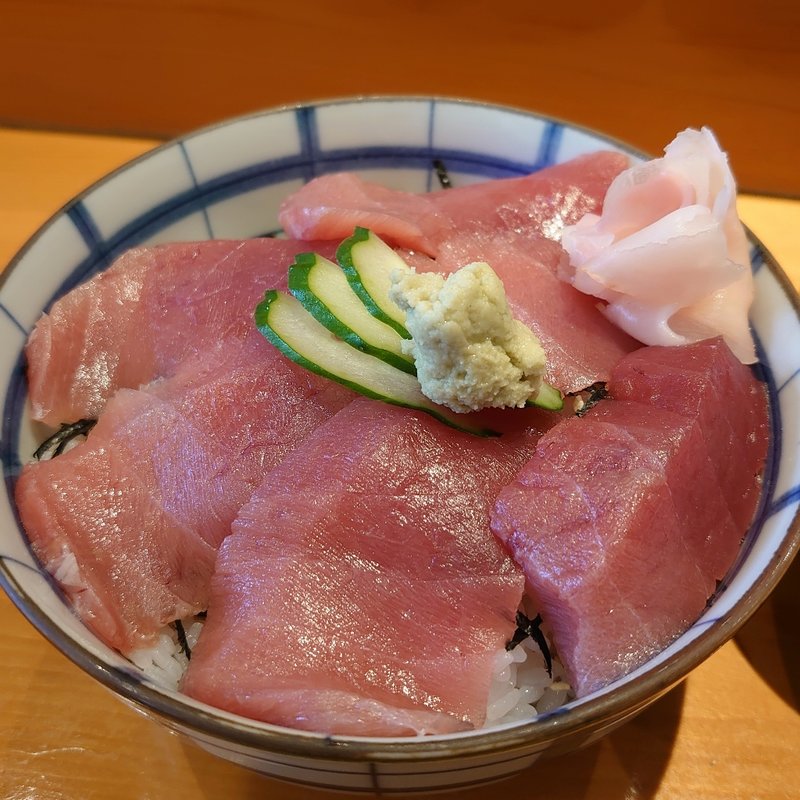 まぐろ中とろ丼(こばやし )