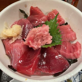まぐろ丼(割烹 たなか)
