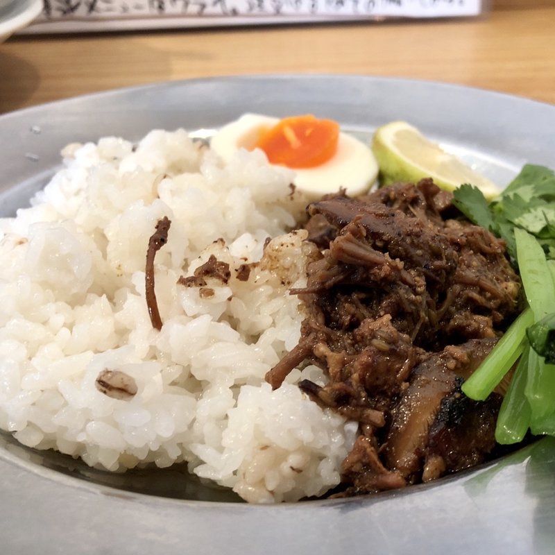 白金豚のルーロー飯(味玉付)ハーフ(ねいろ屋 )