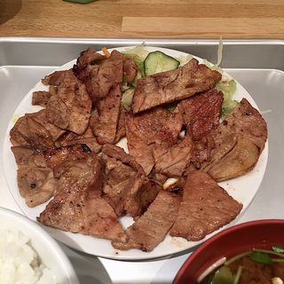 肉大盛り定食(肉料理まつざか)